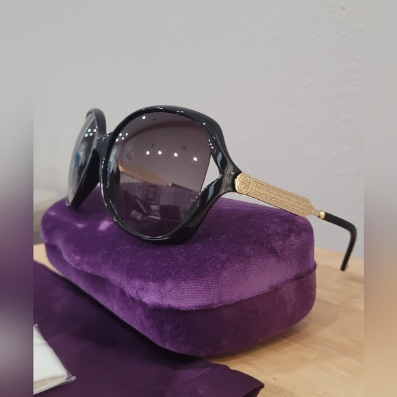 Gucci Accessories - GUCCI Sunglasses GG0076S, Like New